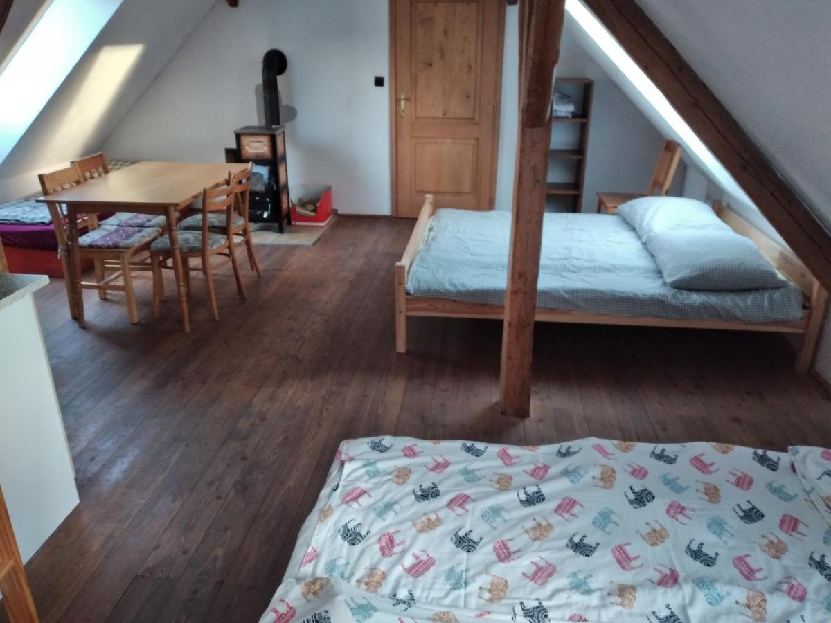 Villa Kypruv Mlyn à Knínice Extérieur photo