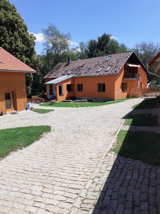 Villa Kypruv Mlyn à Knínice Extérieur photo